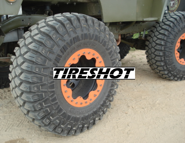 Tire Maxxis M8090 Creepy Crawler